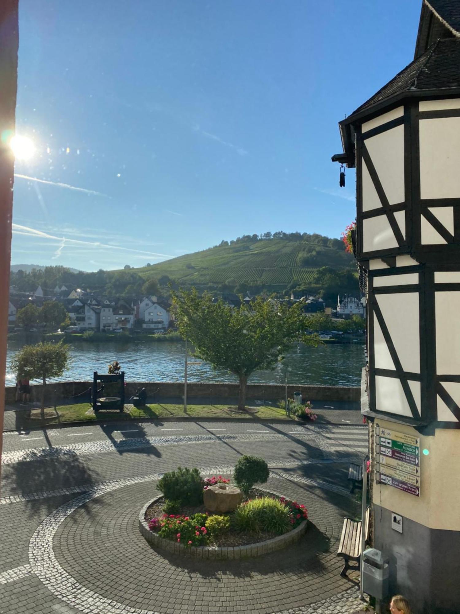 Ferienwohnung Zentral An Der Moselpromenade Zell an der Mosel Exterior photo